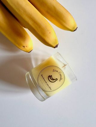 🍨 Sviečka ako letný dezert Voňavá sviečka z ekologického kokosového vosku 🥥 s hravou a sladkou vôňou banánovej zmrzliny...